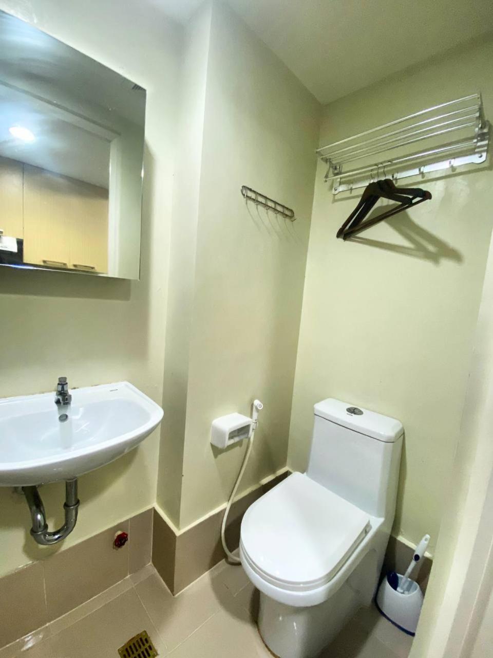 Cozynest Rentals At Brenthill Condominium バギオ エクステリア 写真